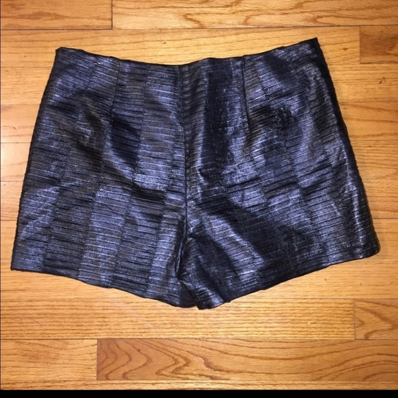 Nwot Forever 21 faux leather shorts - Picture 3 of 4